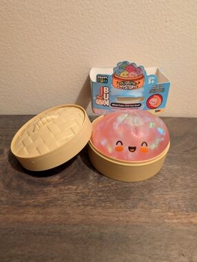 BRAND NEW RARE PINK HOLOGRAPHIC GLITTER DUMPLING SQUISHY from Crazy Fun